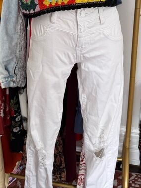 KanCan White Straight Leg Distressed Jeans